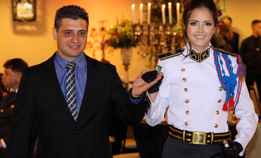 Baile do Espadim Tiradentes 2019 comemora início de formação de novos cadetes da Polícia Militar