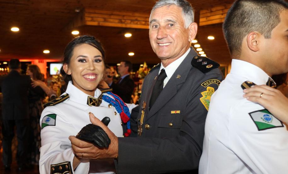 Baile do Espadim Tiradentes 2019 comemora início de formação de novos cadetes da Polícia Militar