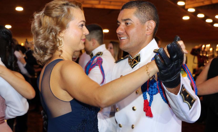 Baile do Espadim Tiradentes 2019 comemora início de formação de novos cadetes da Polícia Militar