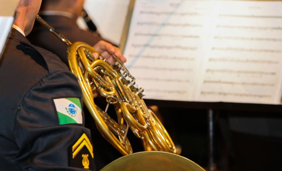 Segunda noite do Concerto da Banda de Música da PM surpreende público e é marcada por homenagens em Curitiba