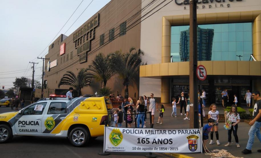 6º Batalhão promove exposição em Shopping de Cascavel (PR) em alusão aos 165 anos da PMPR