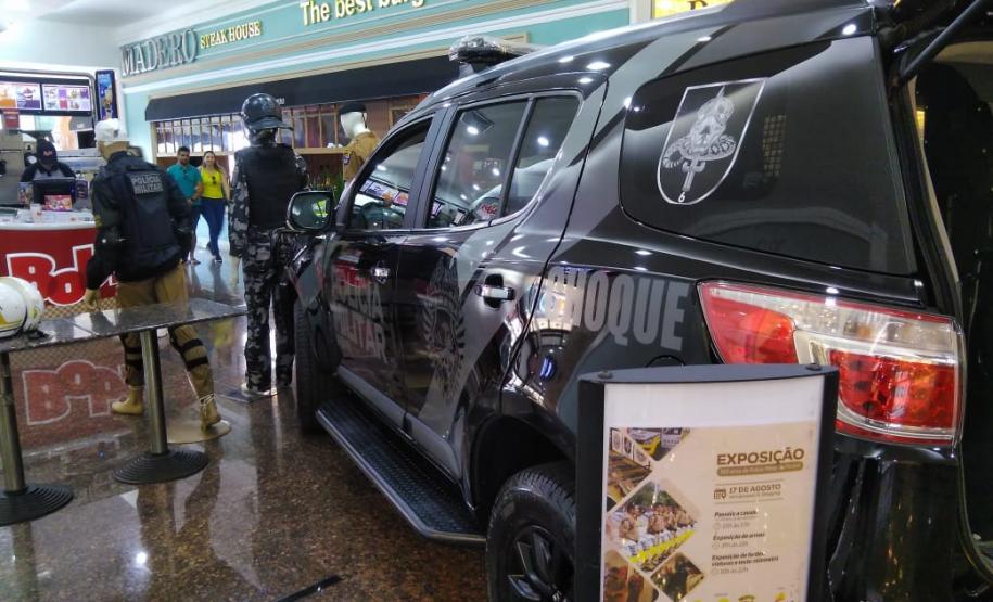 6º Batalhão promove exposição em Shopping de Cascavel (PR) em alusão aos 165 anos da PMPR