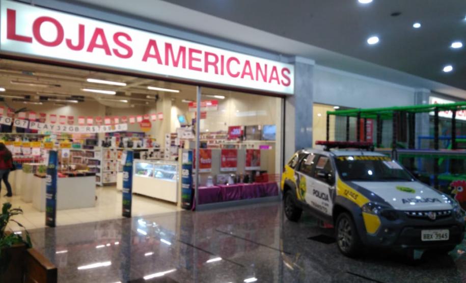 6º Batalhão promove exposição em Shopping de Cascavel (PR) em alusão aos 165 anos da PMPR