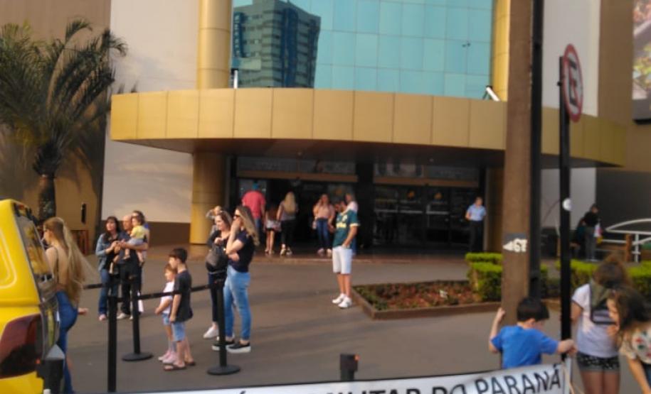 6º Batalhão promove exposição em Shopping de Cascavel (PR) em alusão aos 165 anos da PMPR