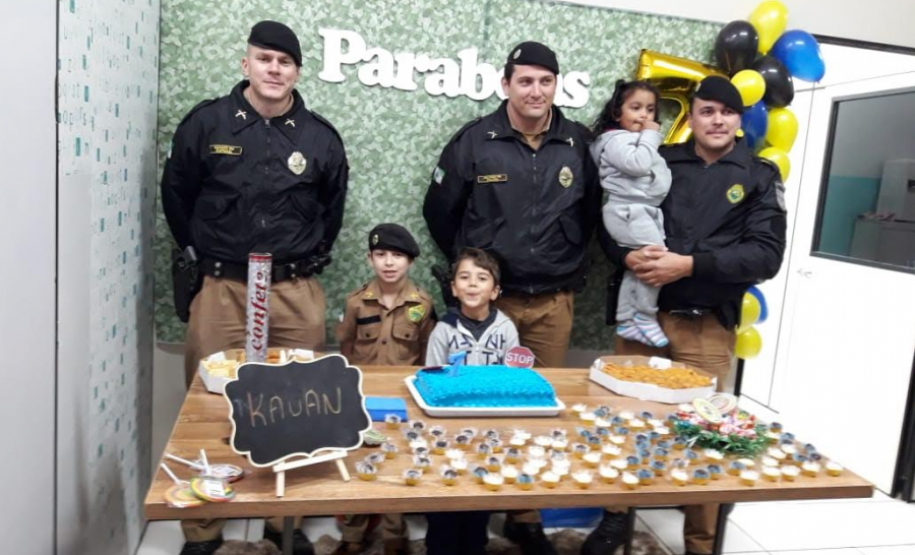 Imagens eternizam surpresa que menino Kauan recebeu da PM de Toledo em seu aniversário