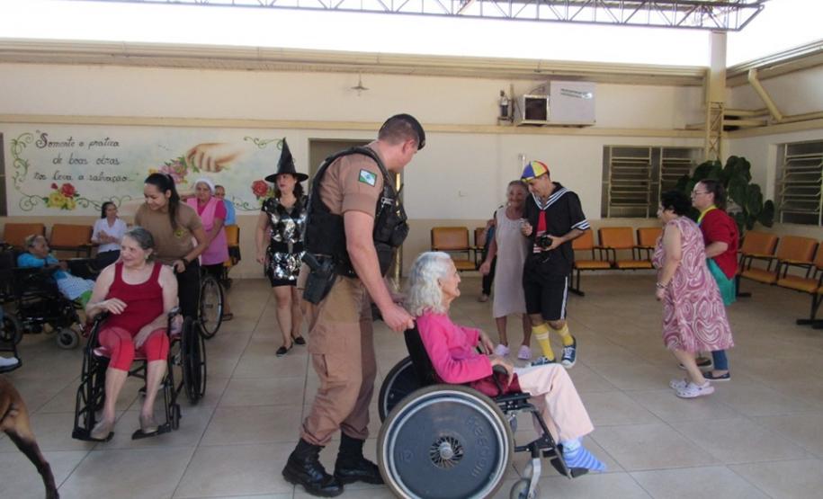 Polícia Militar de Cianorte vislumbra aproximação com a comunidade através de parceria com instituição solidária