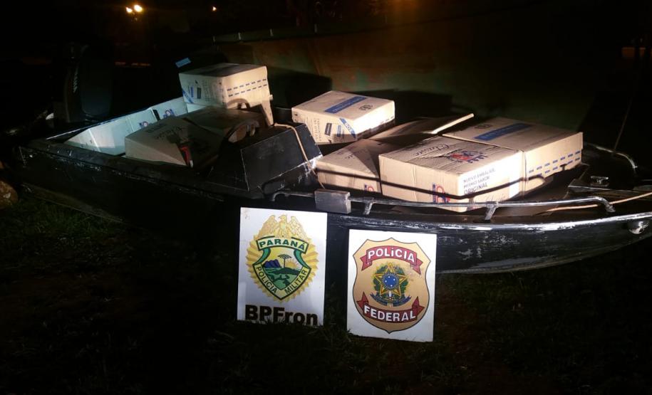 Ações distintas resultaram na apreensão de uma arma de fogo e de 30 caixas de cigarros pelo BPFron no Oeste do estado