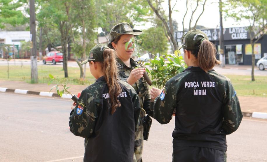 Alunos do projeto Força Verde Mirim visita unidade da Polícia Ambiental e participam de blitz educativa no Interior do estado