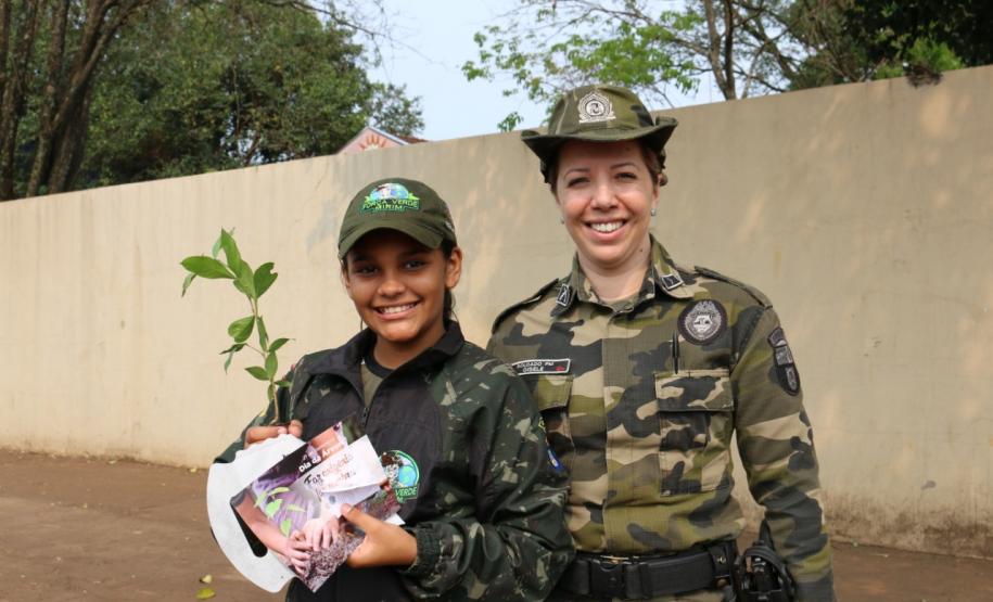 Alunos do projeto Força Verde Mirim visita unidade da Polícia Ambiental e participam de blitz educativa no Interior do estado