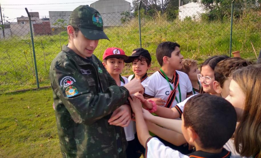 Alunos do projeto Força Verde Mirim visita unidade da Polícia Ambiental e participam de blitz educativa no Interior do estado