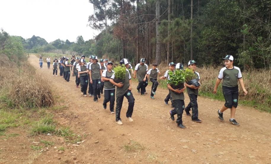 Alunos do projeto Força Verde Mirim visita unidade da Polícia Ambiental e participam de blitz educativa no Interior do estado