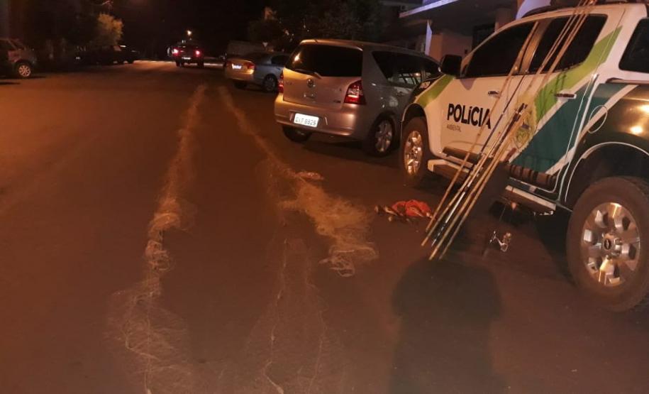 Polícia Ambiental flagra pesca irregular e encaminha quatro envolvidos à delegacia em Luiziana (PR), no Noroeste do estado