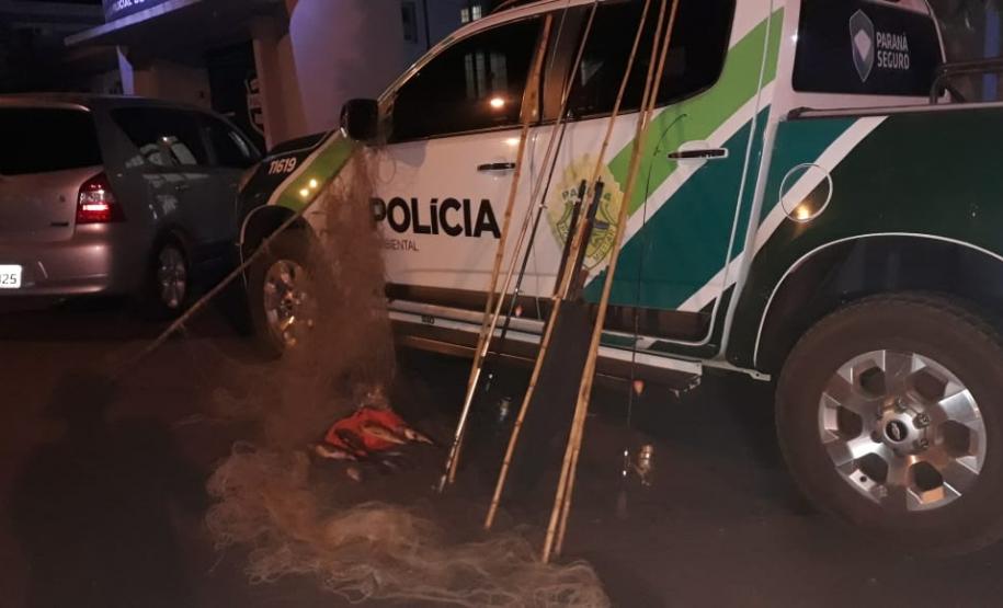 Polícia Ambiental flagra pesca irregular e encaminha quatro envolvidos à delegacia em Luiziana (PR), no Noroeste do estado