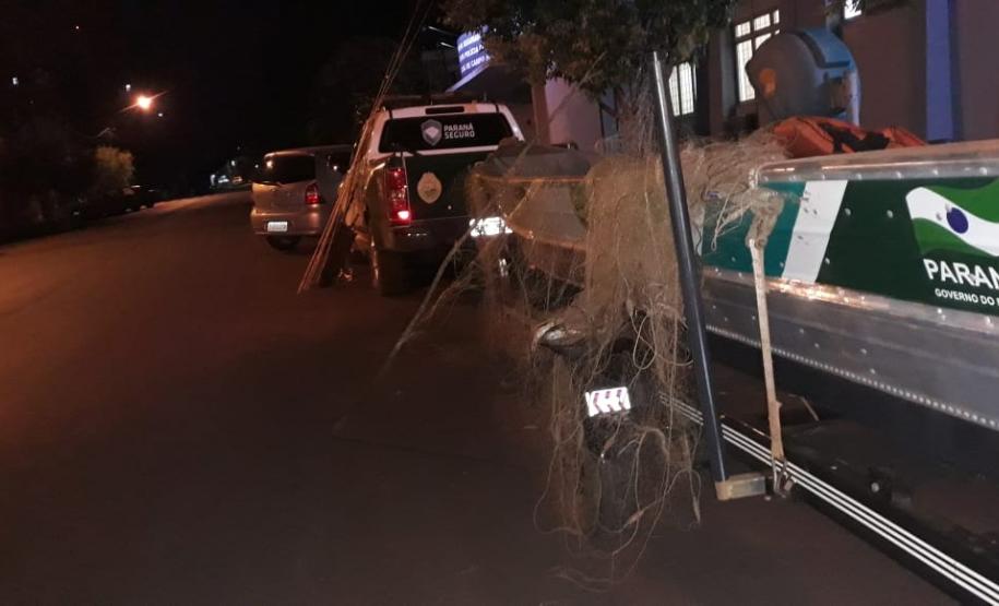 Polícia Ambiental flagra pesca irregular e encaminha quatro envolvidos à delegacia em Luiziana (PR), no Noroeste do estado