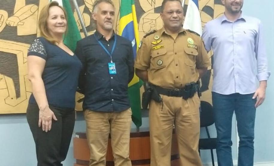 Policiais que interviram em roubo são homenageados pela Câmara Municipal de Ponta Grossa
