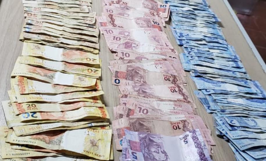 PM encaminha adolescente e apreende mais de 1,4 mil porções de drogas no Parolin (PR)