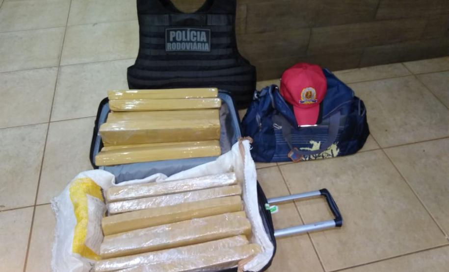 Operação na PR 855 resulta em 27 quilos de maconha apreendidos em Bandeirantes (PR)