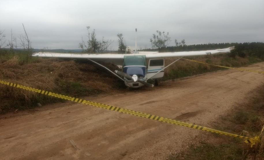 PM apreende mais de 32 quilos de cocaína após queda de avião em Campo do Tenente (PR)