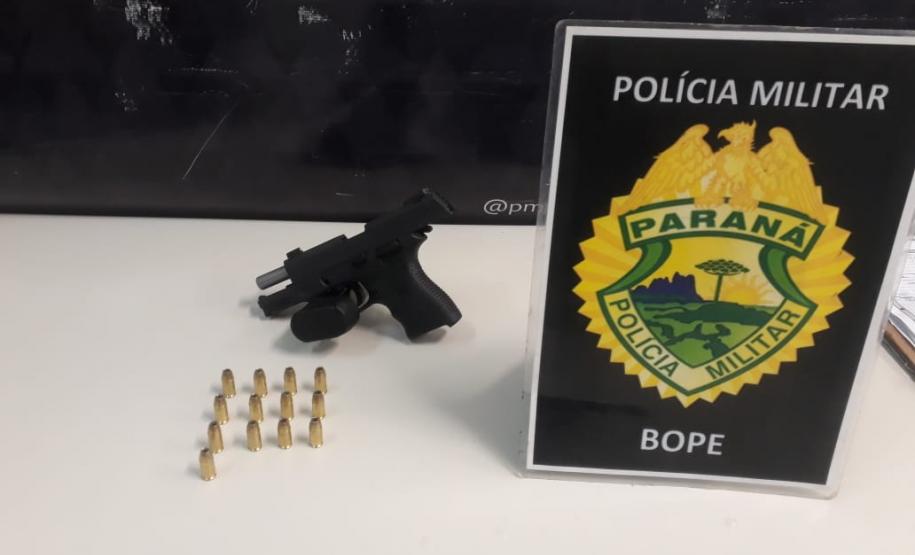 Mais de 300 poções de drogas e uma pistola são apreendidas pela RONE em Curitiba