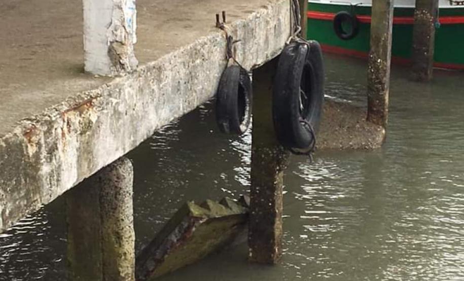 Trapiche da Ilha do Mel desaba e PM presta atendimento à Vítima no Litoral do estado