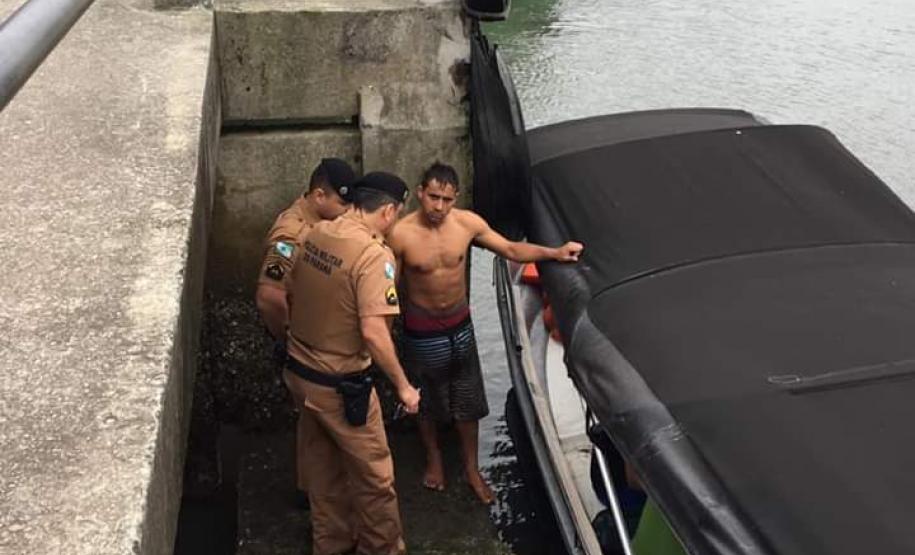 Trapiche da Ilha do Mel desaba e PM presta atendimento à Vítima no Litoral do estado