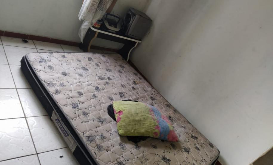 PM liberta família que era mantida em cárcere privado há quatro dias em Curitiba