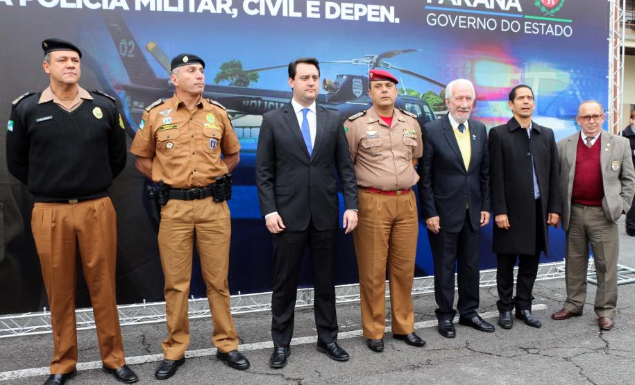 Governador autoriza concurso de 2,4 mil vagas para a Polícia Militar durante solenidade em Curitiba