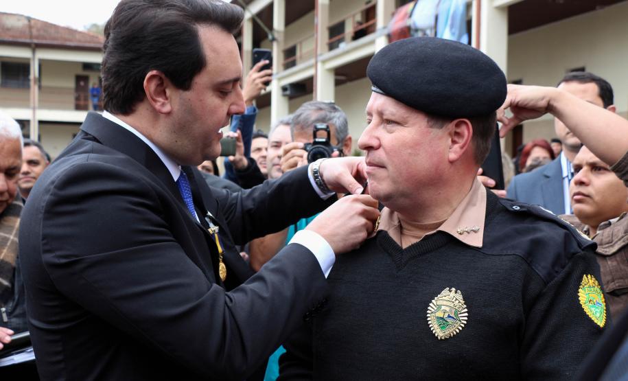 Governador autoriza concurso de 2,4 mil vagas para a Polícia Militar durante solenidade em Curitiba