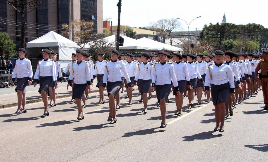 Tropas da Polícia Militar desfilam no 7 de Setembro diante de 20 mil pessoas na Capital