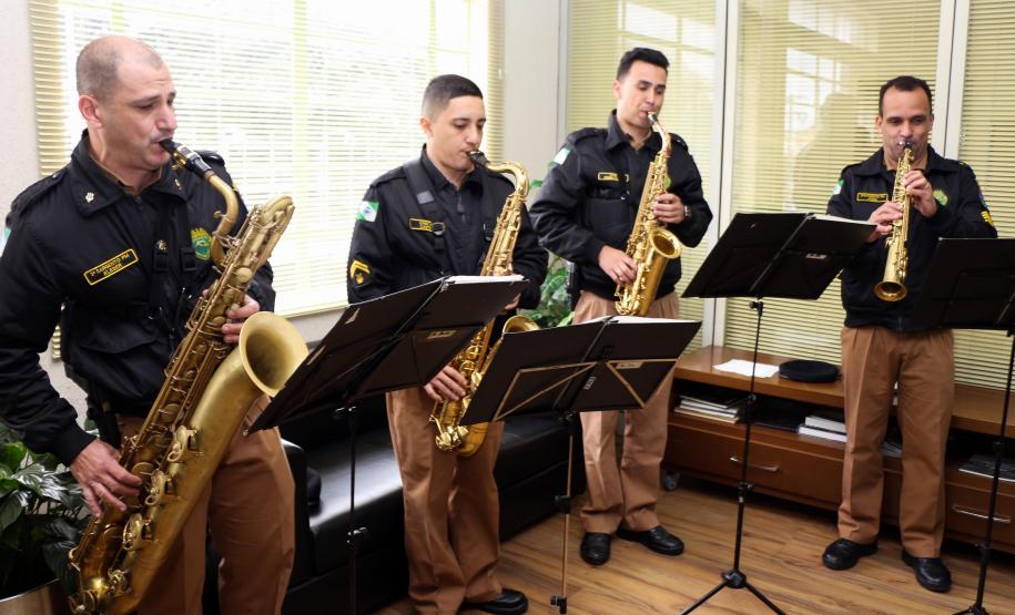 Governador autoriza concurso de 2,4 mil vagas para a Polícia Militar durante solenidade em Curitiba