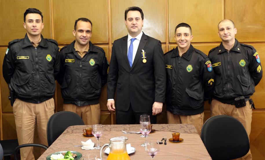 Governador autoriza concurso de 2,4 mil vagas para a Polícia Militar durante solenidade em Curitiba