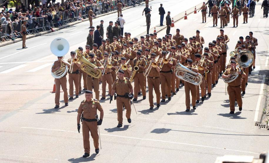 Tropas da Polícia Militar desfilam no 7 de Setembro diante de 20 mil pessoas na Capital