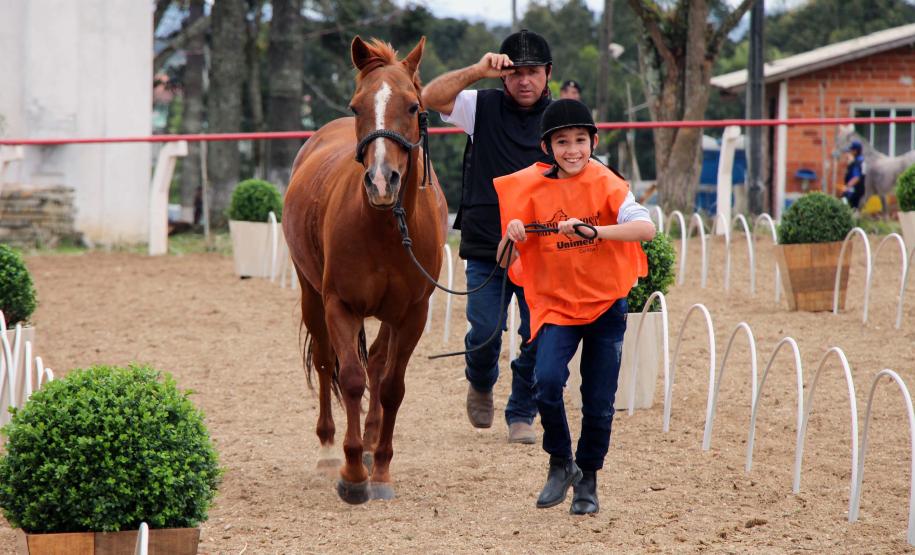 Regimento de Polícia Montada (RPMon) sedia o 2º Campeonato Paranaense de Paraenduro, no Haras da PM em Pinhais