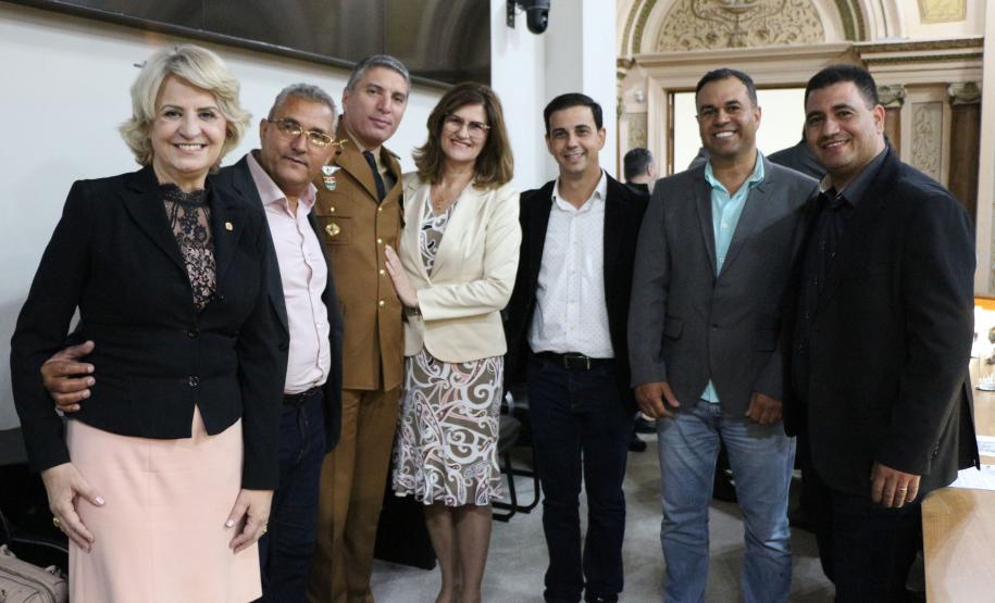 Comandante-Geral da PM recebe título de Cidadão Honorário de Curitiba durante sessão solene na Câmara Municipal