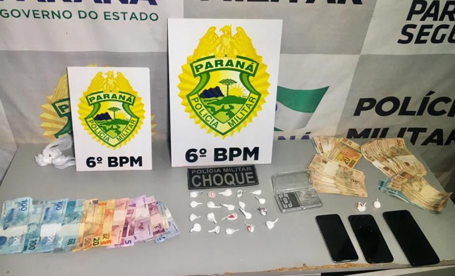 PM apreende quase cinco quilos de maconha e quatro homens acabam presos no Oeste do estado