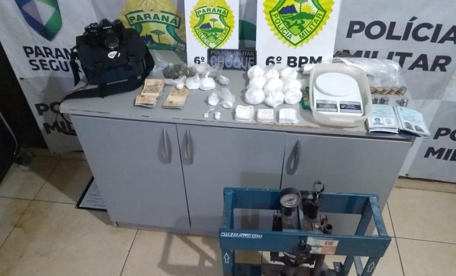 Quatro pessoas são presas pela PM em Cascavel por tráfico de drogas; ações foram conduzidas separadamente