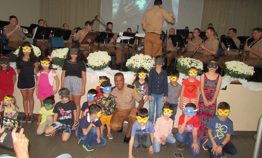 Cianorte (PR) recebe o concerto da Banda de Música da PM com homenagens e solidariedade