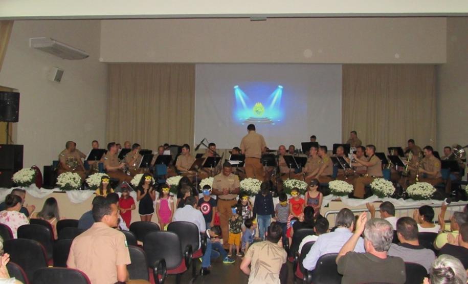 Cianorte (PR) recebe o concerto da Banda de Música da PM com homenagens e solidariedade