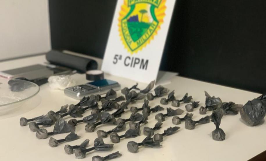 Dupla é presa pela PM em Cianorte (PR) após denúncia de tráfico de drogas