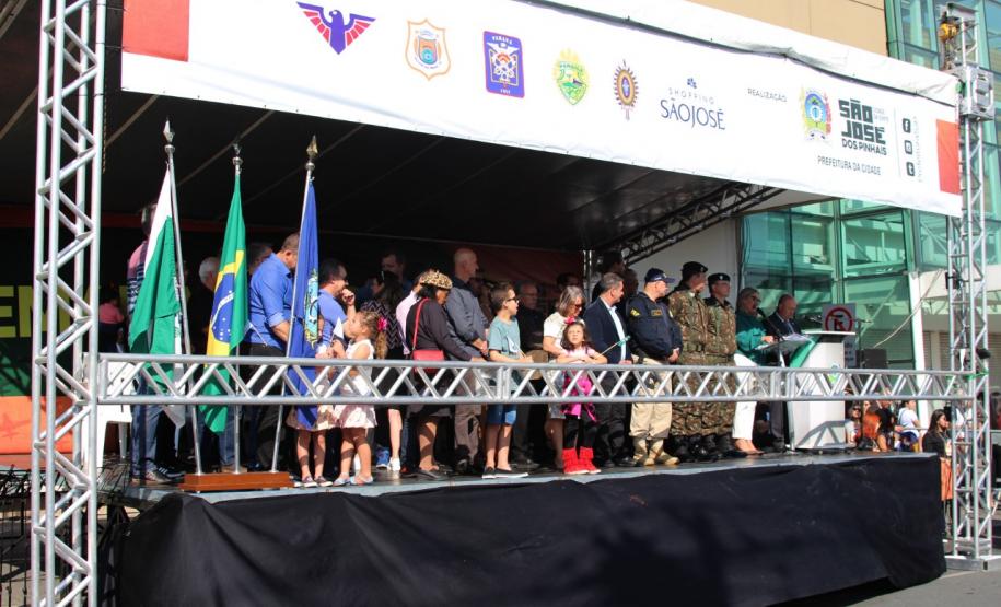 PM é representada em desfile de abertura da Semana da Pátria em São José dos Pinhais