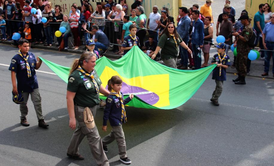 PM é representada em desfile de abertura da Semana da Pátria em São José dos Pinhais