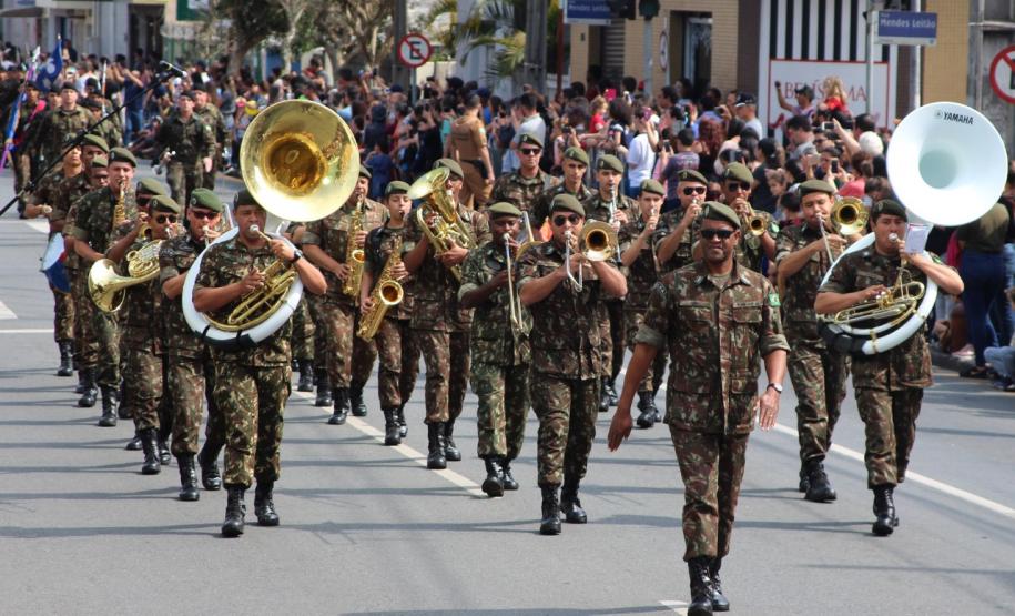 PM é representada em desfile de abertura da Semana da Pátria em São José dos Pinhais