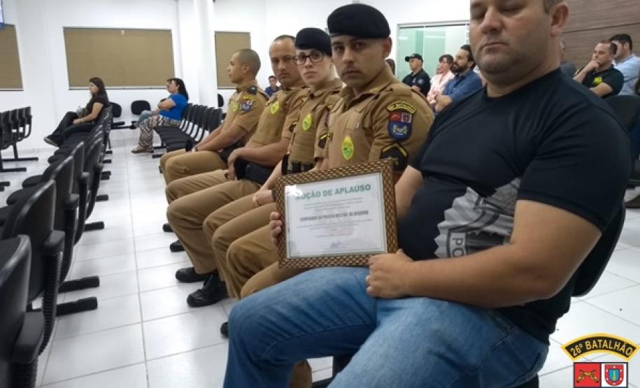 Câmara Municipal de Reserva homenageia policiais militares por desempenho de suas atividades na cidade