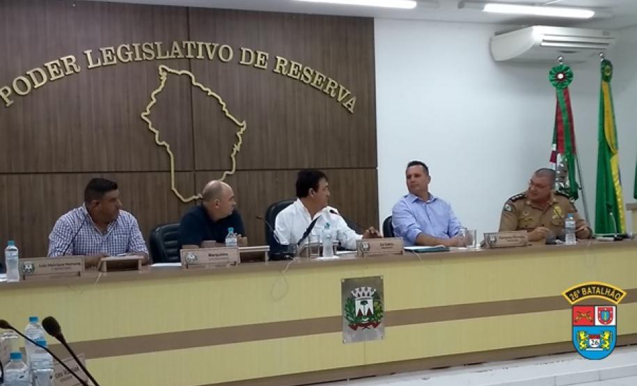 Câmara Municipal de Reserva homenageia policiais militares por desempenho de suas atividades na cidade