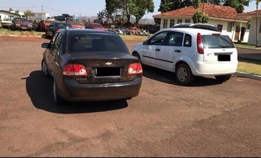 Carros com cigarros contrabandeados são apreendidos pela PM em Assis Chateaubriand, no Oeste do estado