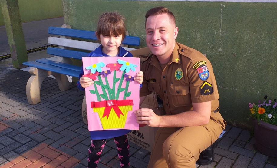 Batalhão da PM entrega 6,5 mil brinquedos no Sudoeste do estado