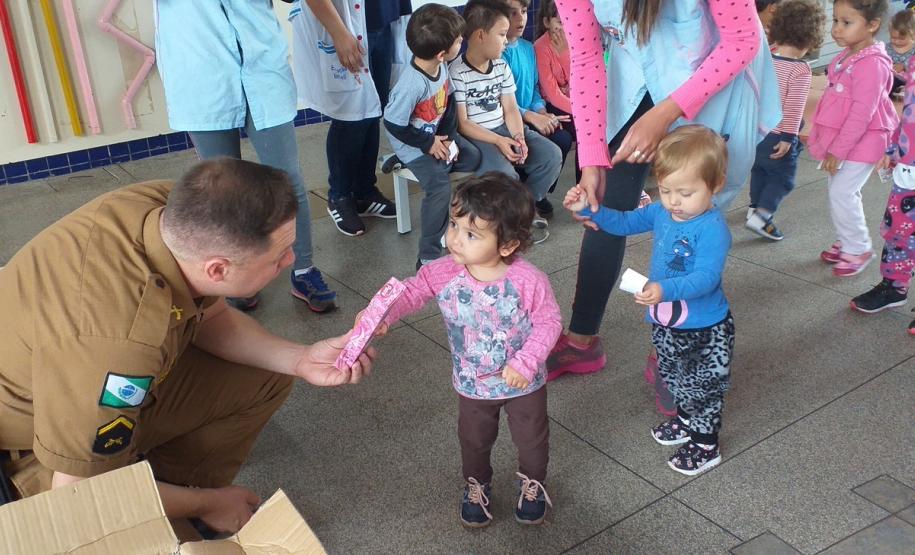 Batalhão da PM entrega 6,5 mil brinquedos no Sudoeste do estado