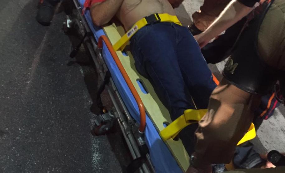 Homemsofre infarto na rua e é socorrido por policiais militares em Curitiba