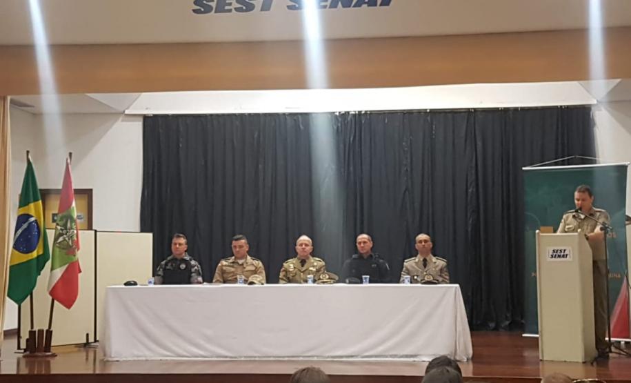 Policiais militares cinotécnicos do Paraná concluem o 1º Curso de Busca e Captura com Cães em Santa Catarina