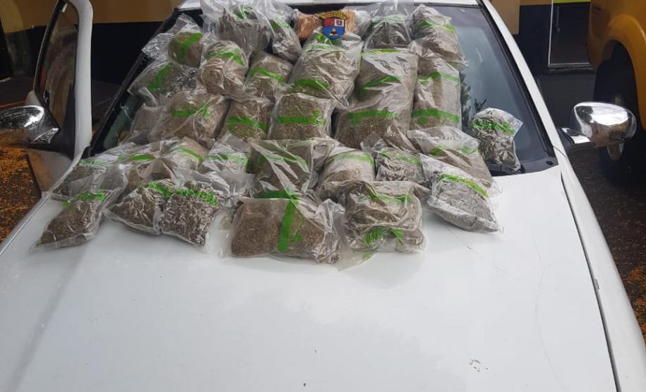 BPRv apreende 14,2 quilos de maconha na PR 180, em Cascavel